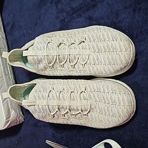 Sketchers air-cooled memory foam tennis shoes. Size 10